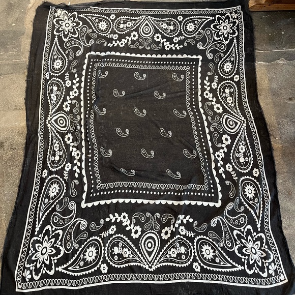 813 Ottotredici Black Scarf